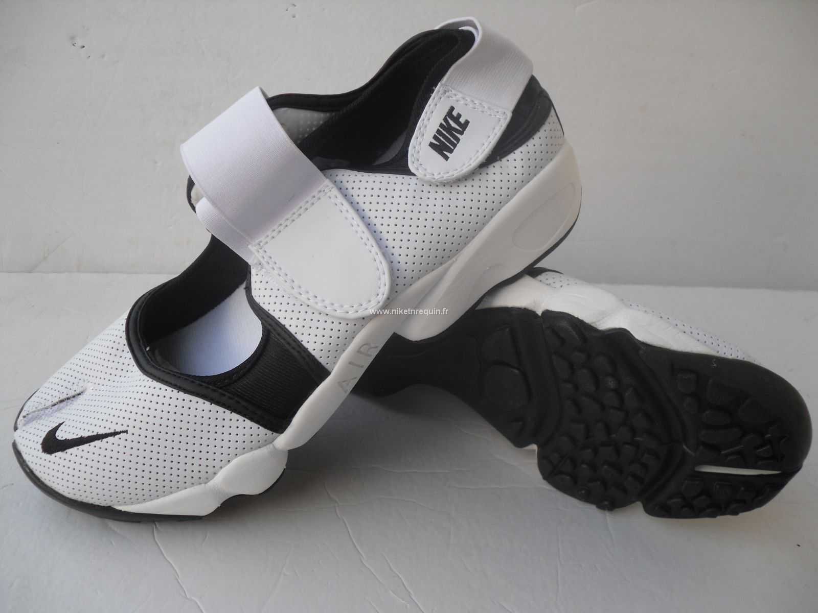 Nouveau Modele De Chaussures Nike Rift Maniaques Shox Blanc Noir